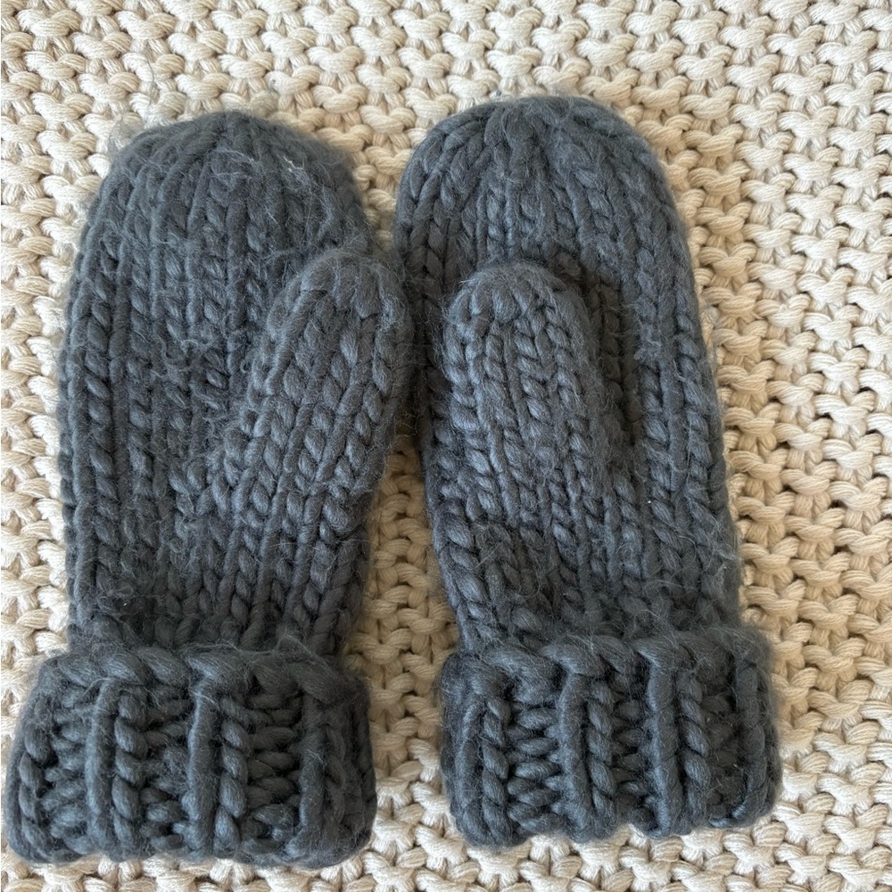 Cozy Gray Knit Mittens